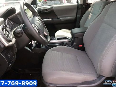 Used 2020 Toyota Tacoma SR5 AWD/4WD image 12