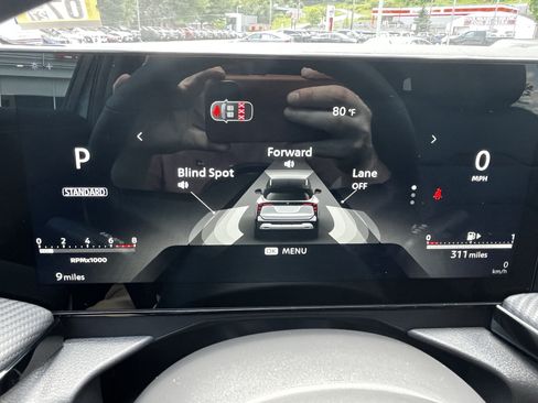 New 2026 Nissan Kicks SR w/ SR Premium Package AWD/4WD image 19