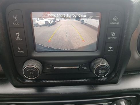 Used 2020 Jeep Wrangler Sport image 8