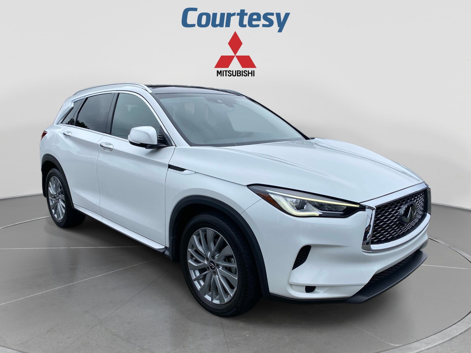 Used 2023 INFINITI QX50 Luxe AWD/4WD image 9