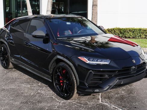 Used 2024 Lamborghini Urus S image 10