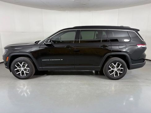 Used 2024 Jeep Grand Cherokee L Limited AWD/4WD image 5