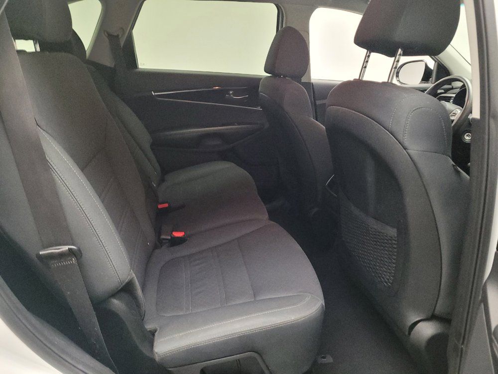 Used 2020 Kia Sorento FWD V6 image 19