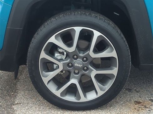 Used 2022 Jeep Renegade Limited w/ Sun, Sound & Wheels Group image 10