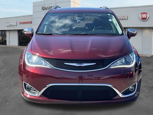 Used 2020 Chrysler Pacifica Limited FWD image 2