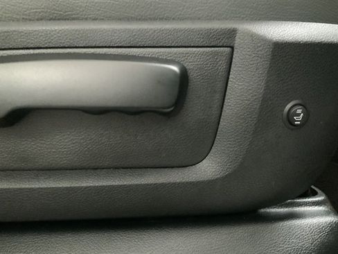 Used 2019 RAM 1500 Classic SLT image 23