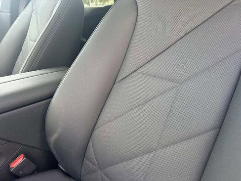 Used 2026 BMW iX xDrive45 w/ Premium Package image 19