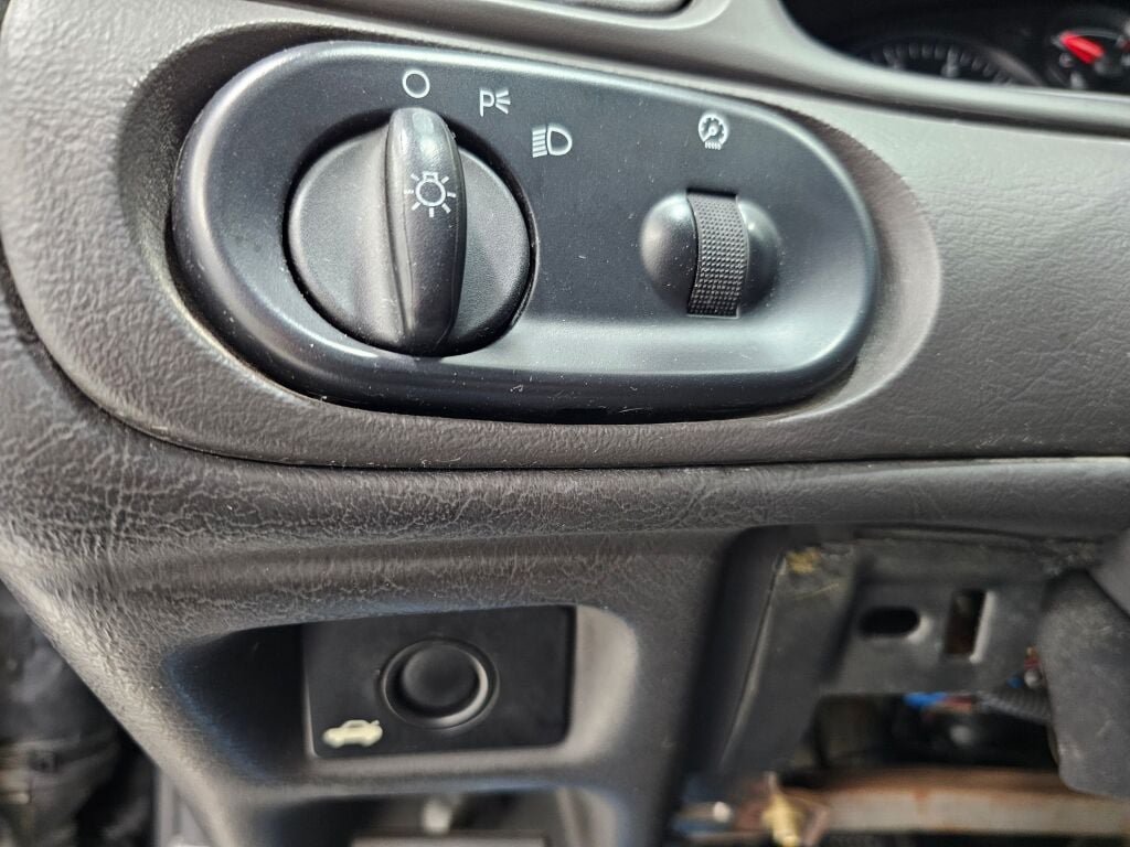 Used 2007 Ford Taurus SE FWD image 19