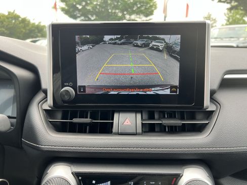 Used 2025 Toyota RAV4 LE AWD/4WD image 18