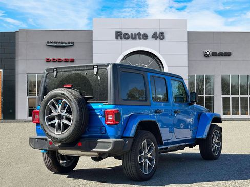 Used 2024 Jeep Wrangler Unlimited w/ Convenience Group image 5
