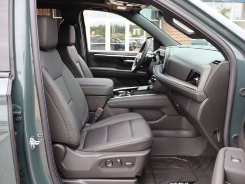 New 2026 Chevrolet Tahoe Z71 w/ Z71 Off-Road Package AWD/4WD image 57