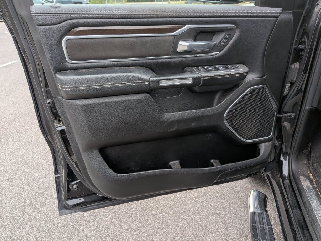 Used 2022 RAM 1500 Laramie AWD/4WD image 8