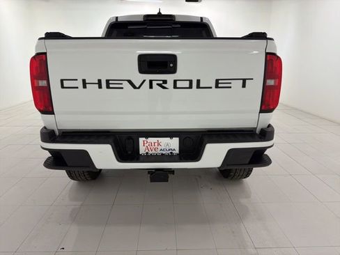Used 2022 Chevrolet Colorado LT w/ LT Convenience Package image 4