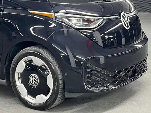 Certified 2025 Volkswagen ID. Buzz Pro S RWD image 41