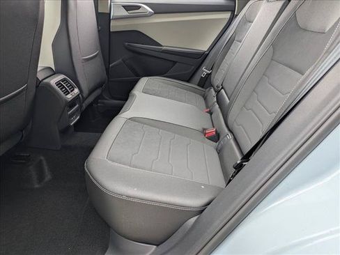 New 2026 Volkswagen Taos SE FWD image 15