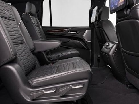 Used 2023 Cadillac Escalade ESV Sport Platinum w/ LPO, ONYX Package AWD/4WD image 25