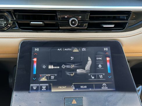 Used 2025 INFINITI QX80 Luxe w/ Cargo Package image 18