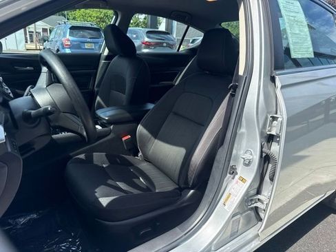 Used 2024 Nissan Altima 2.5 SV FWD image 10