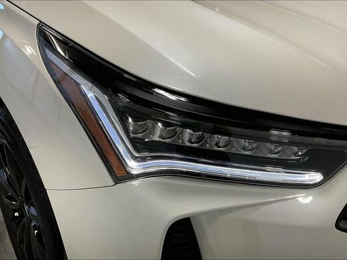 Used 2025 Acura RDX SH-AWD image 37