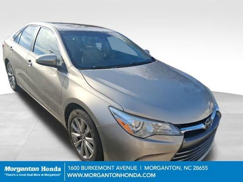 Used 2016 Toyota Camry LE image 1