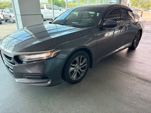 Used 2018 Honda Accord LX image 3