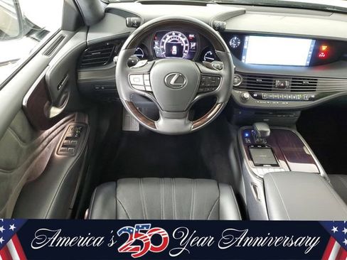 Used 2020 Lexus LS 500 w/ Interior Upgrade Package RWD image 16