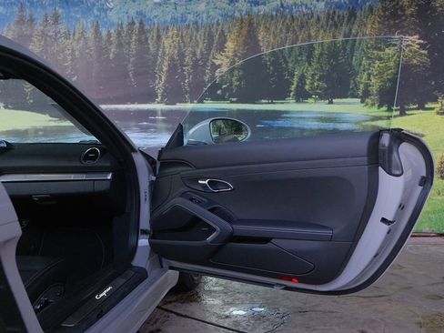 Used 2024 Porsche 718 Cayman image 30