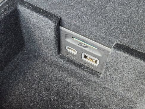 Used 2021 Cadillac XT6 Luxury w/ LPO, Floor Liner Package FWD image 21