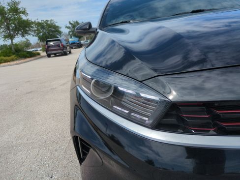 Certified 2022 Kia Forte GT-Line FWD image 11