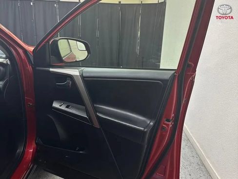 Used 2017 Toyota RAV4 XLE w/ Carpet Mat Package FWD image 24