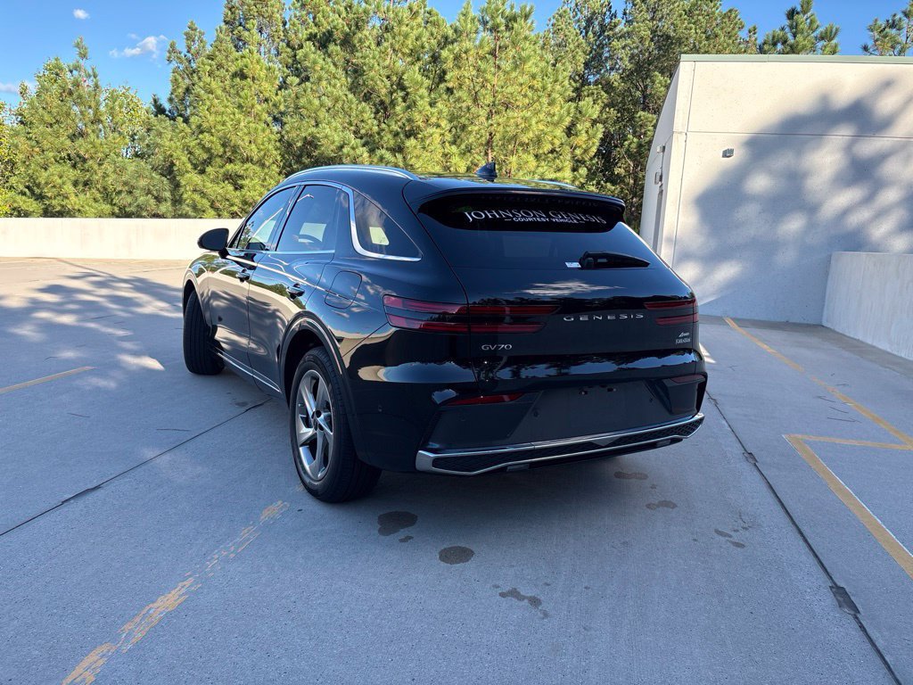 Certified 2026 Genesis GV70 2.5T Advanced AWD/4WD image 3