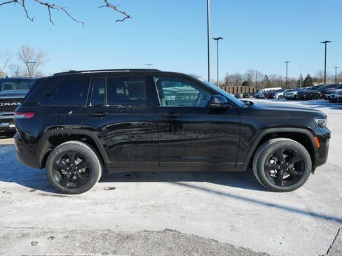 New 2025 Jeep Grand Cherokee Limited image 8