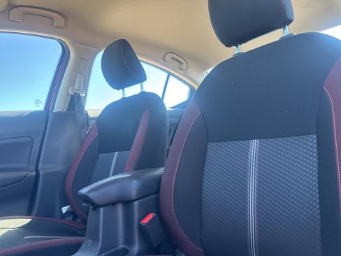 Used 2025 Nissan Versa SR w/ Trunk Package image 40