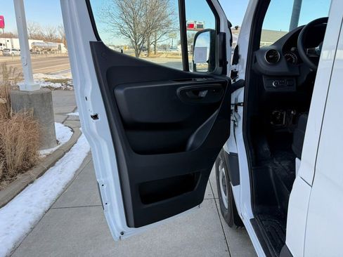 New 2025 Mercedes-Benz Sprinter 2500 image 9