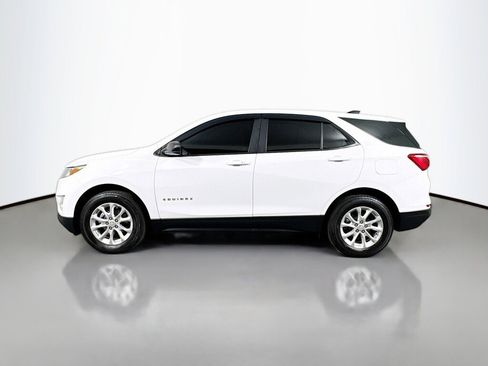 Used 2020 Chevrolet Equinox LS image 2