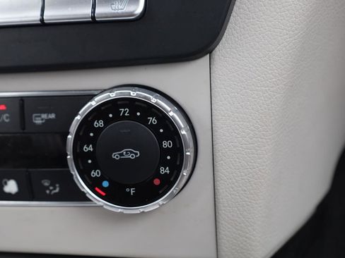 Used 2014 Mercedes-Benz C 250 Sedan image 36