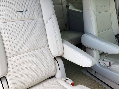 Certified 2025 Cadillac Escalade Premium Luxury Platinum image 19