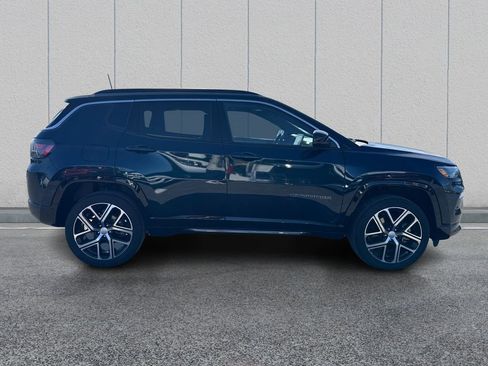 Used 2024 Jeep Compass Limited w/ Elite Group AWD/4WD image 8