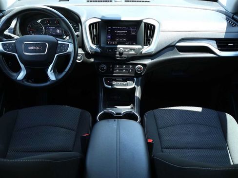 Used 2024 GMC Terrain SLE AWD/4WD image 10