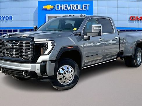 New 2026 GMC Sierra 3500 Denali Ultimate w/ LPO, Black Badging Package image 2