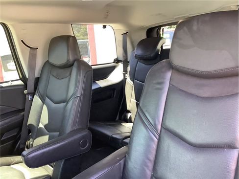 Used 2016 Cadillac Escalade Luxury RWD image 10