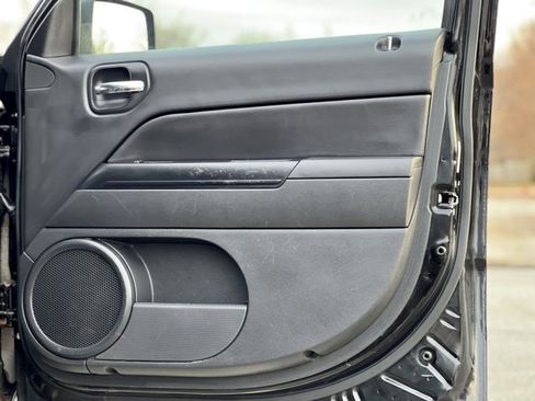 Used 2014 Jeep Patriot Latitude w/ Sun/Sound Group image 23