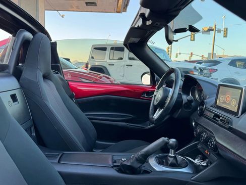 Used 2017 MAZDA MX-5 Miata RF Club image 35