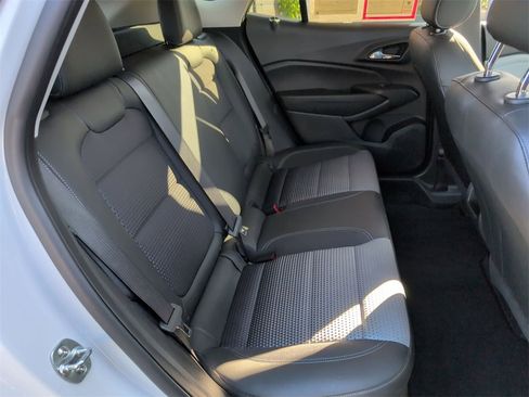 Used 2025 Chevrolet Trax LT w/ LT Convenience Package image 31