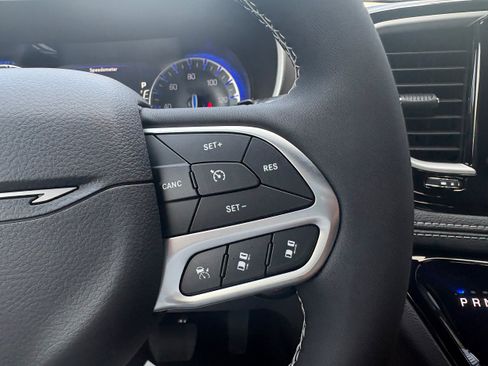 New 2027 Chrysler Pacifica Select FWD image 21