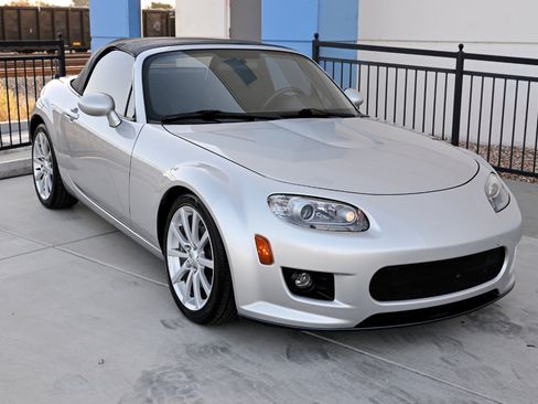Used 2007 MAZDA MX-5 Miata Touring w/ Suspension Pkg image 12