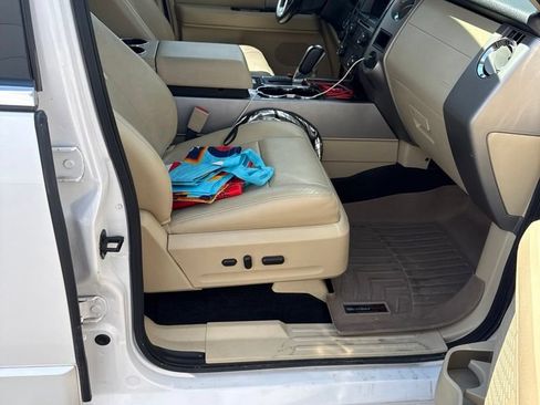 Used 2017 Ford Expedition EL Limited w/ Equipment Group 301A AWD/4WD image 9