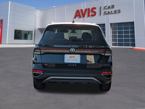 Used 2025 Volkswagen Taos SE image 5