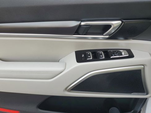 Used 2023 Kia Telluride S image 16