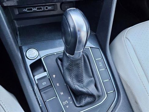 Used 2019 Volkswagen Tiguan SE image 12